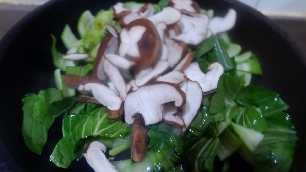 超级简单的蚝油香菇油菜