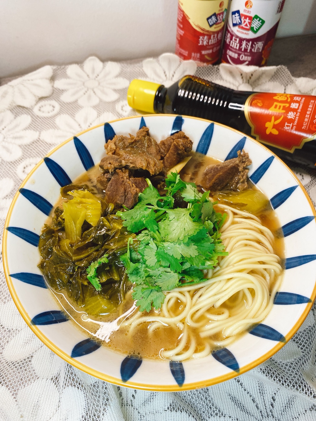 超级开胃的酸菜牛肉面