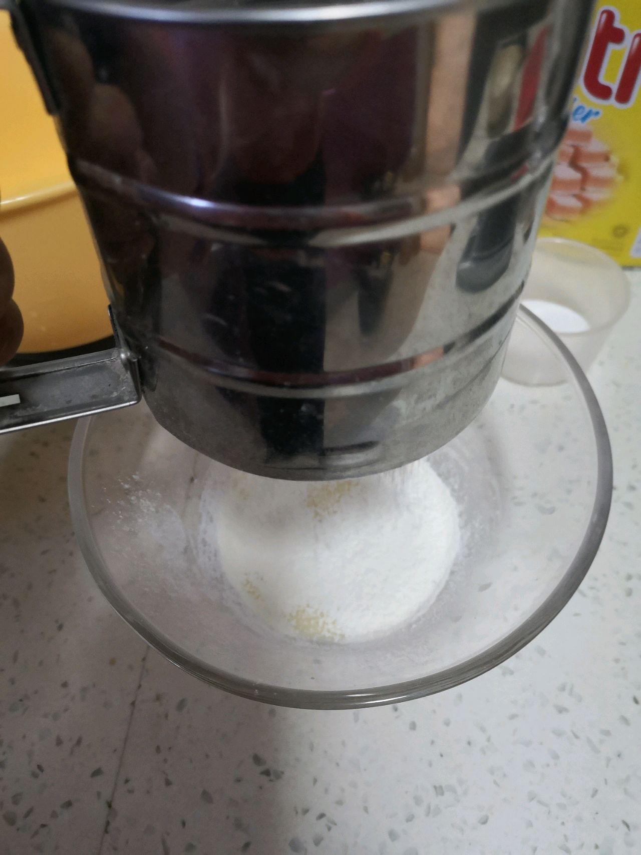超级可爱的小黄人糖果蛋糕卷