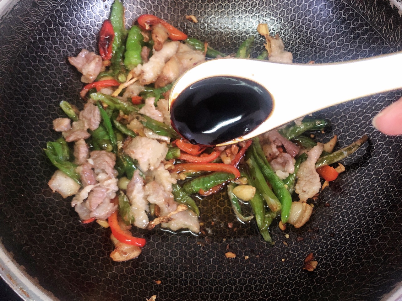 超级下饭菜-虎皮辣椒炒肉