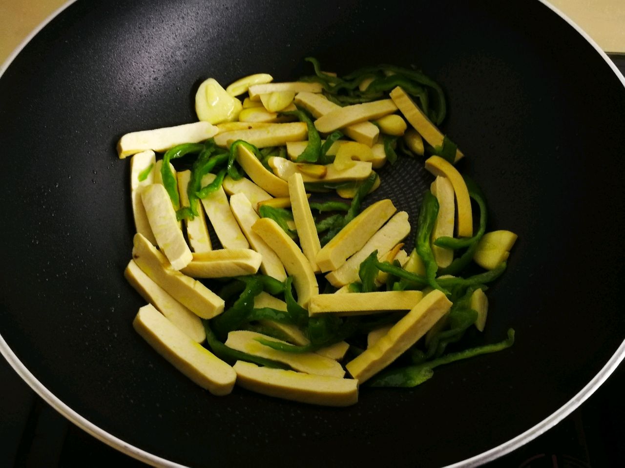 超级下饭的辣椒白干炒牛肉