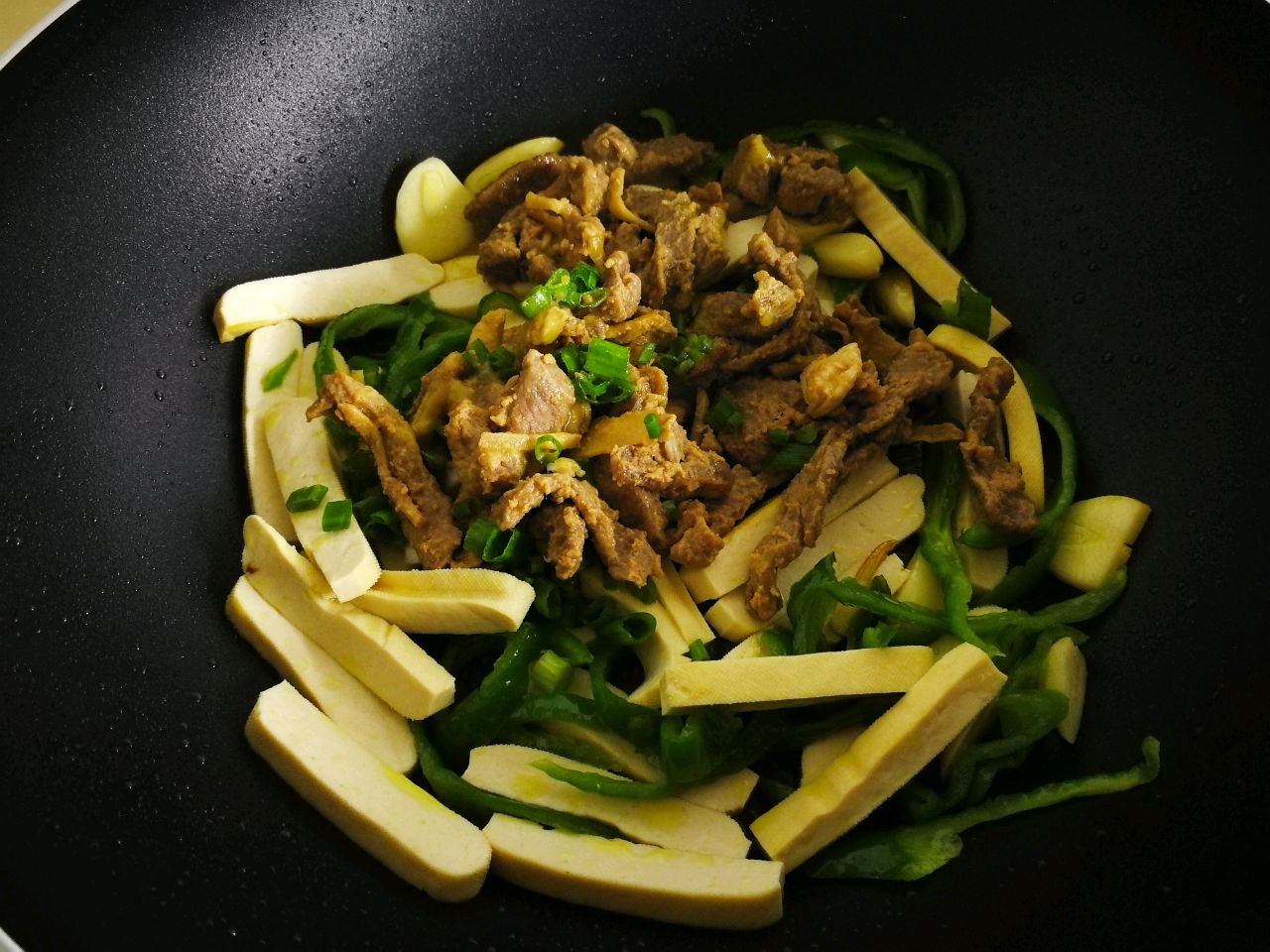 超级下饭的辣椒白干炒牛肉