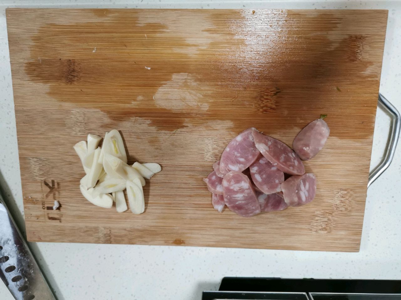 超级下饭的青椒丝丝香肠片片