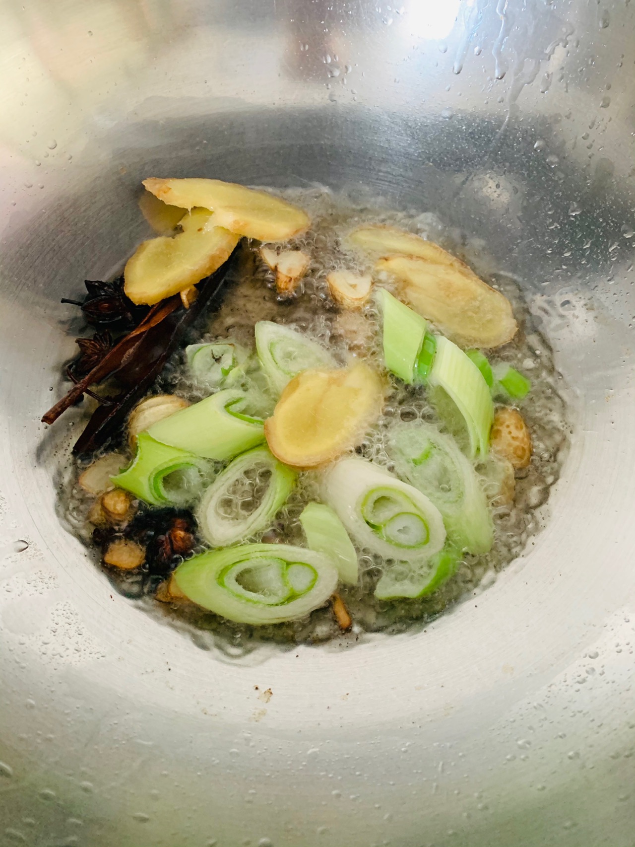 超级下饭—鸡腿炖红蘑