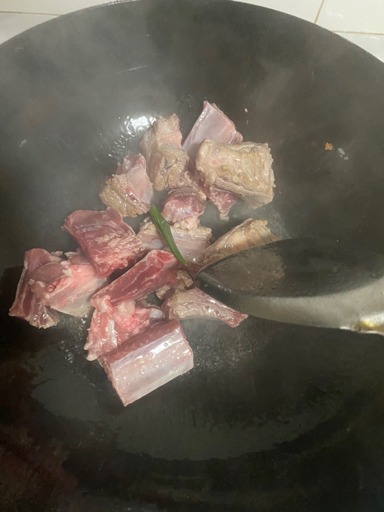 超级下饭神器~排骨土豆块