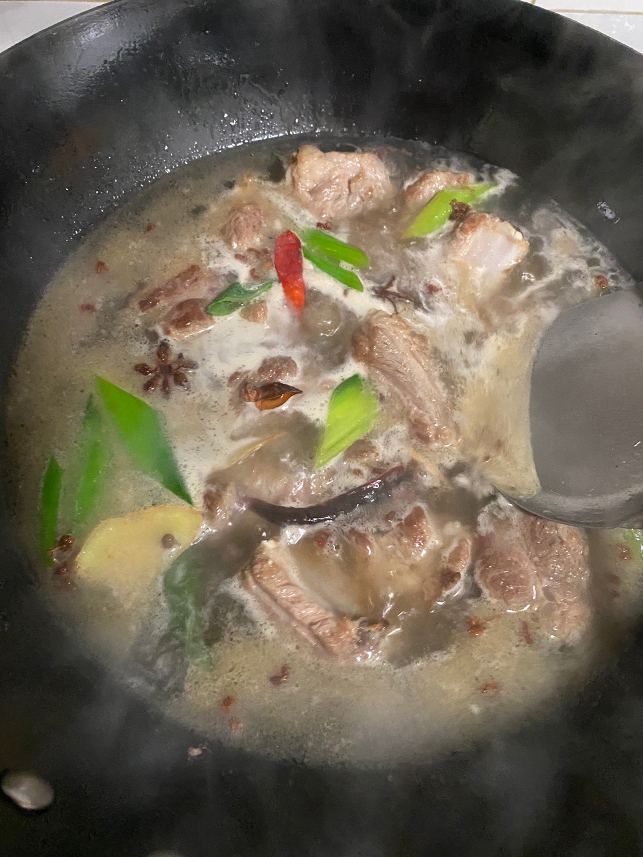 超级下饭神器~排骨土豆块