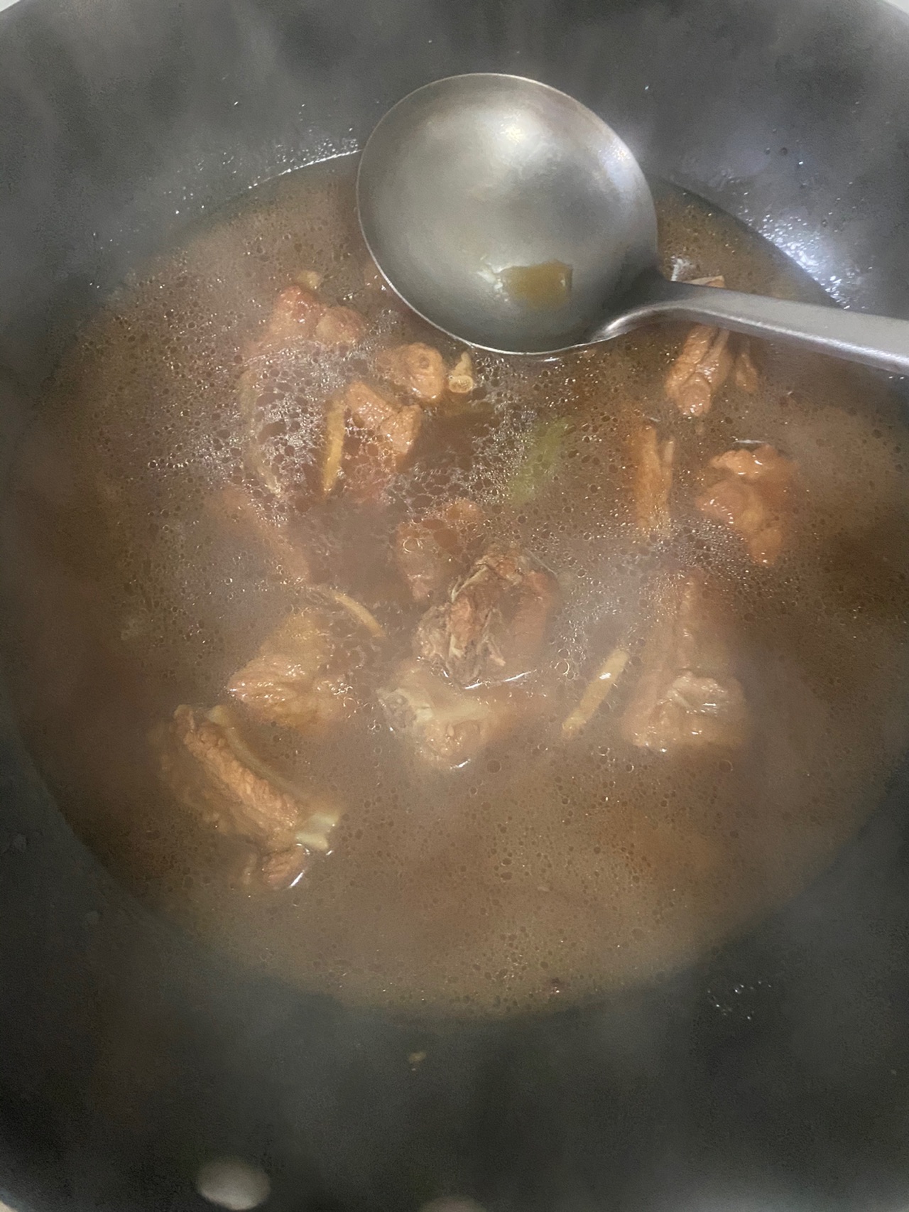 超级下饭神器~排骨土豆块