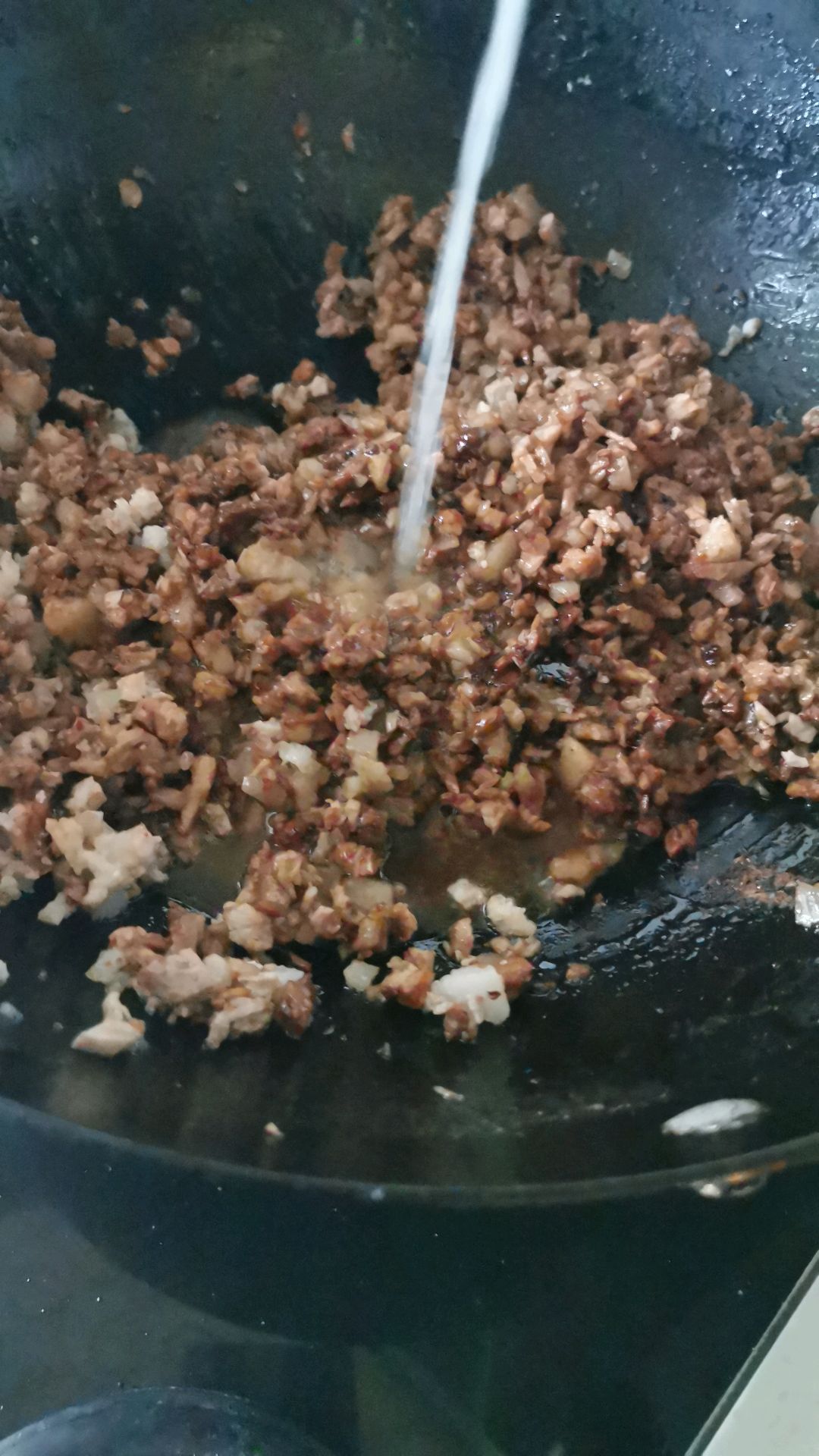 超级宣软酱肉玉米包子