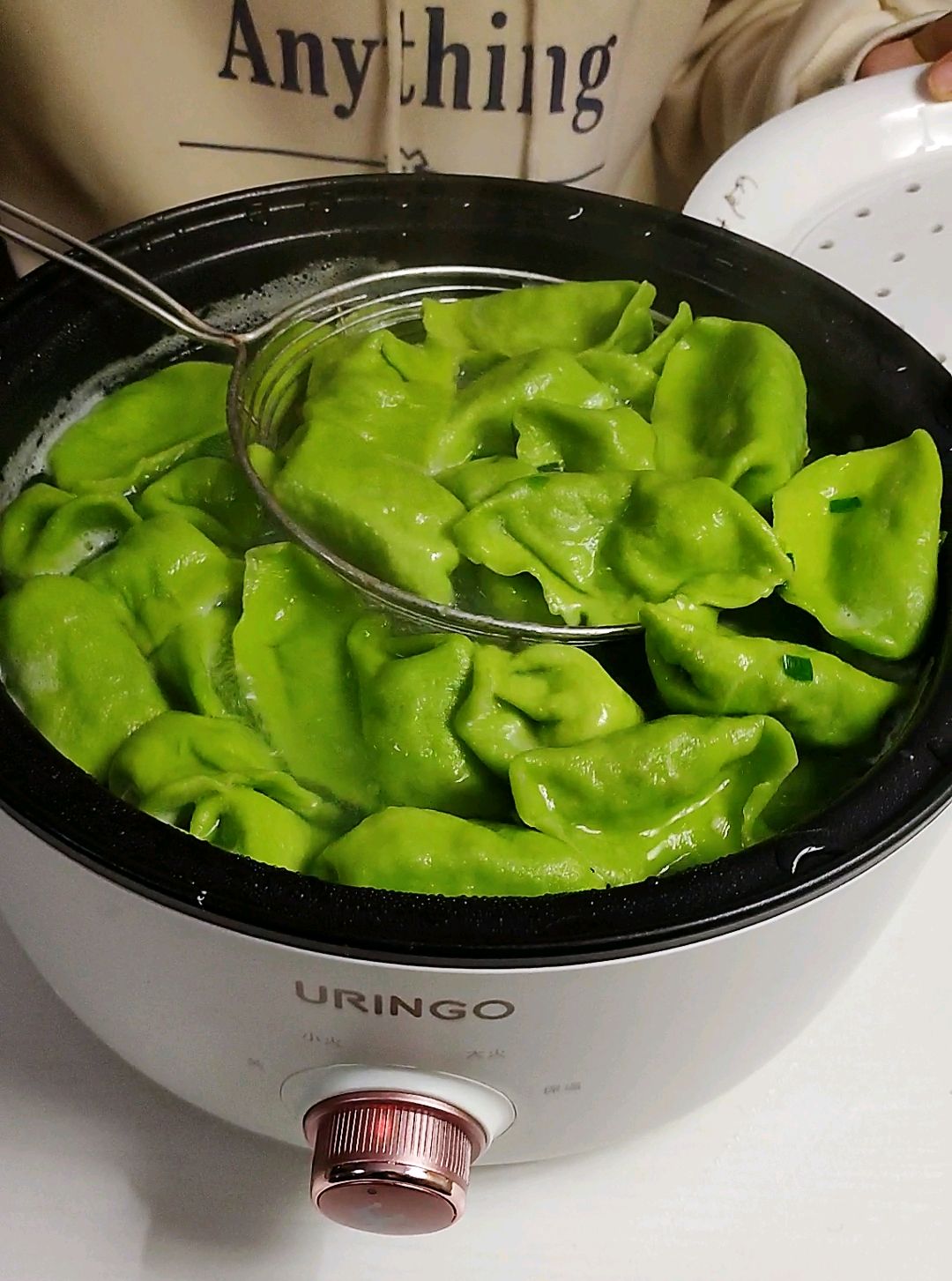 超简单的猪肉韭菜馅饺子