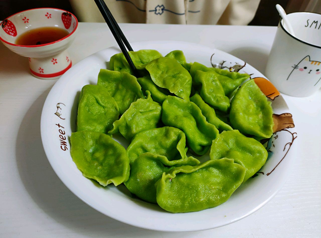超简单的猪肉韭菜馅饺子