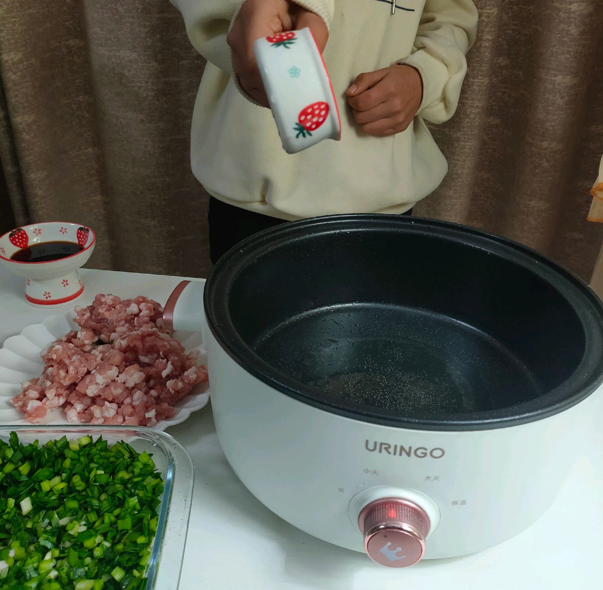 超简单的猪肉韭菜馅饺子