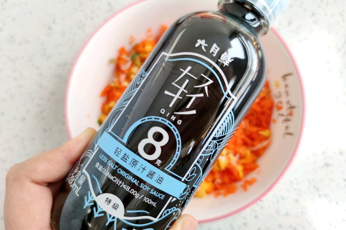 超可爱的卡通小猪饺