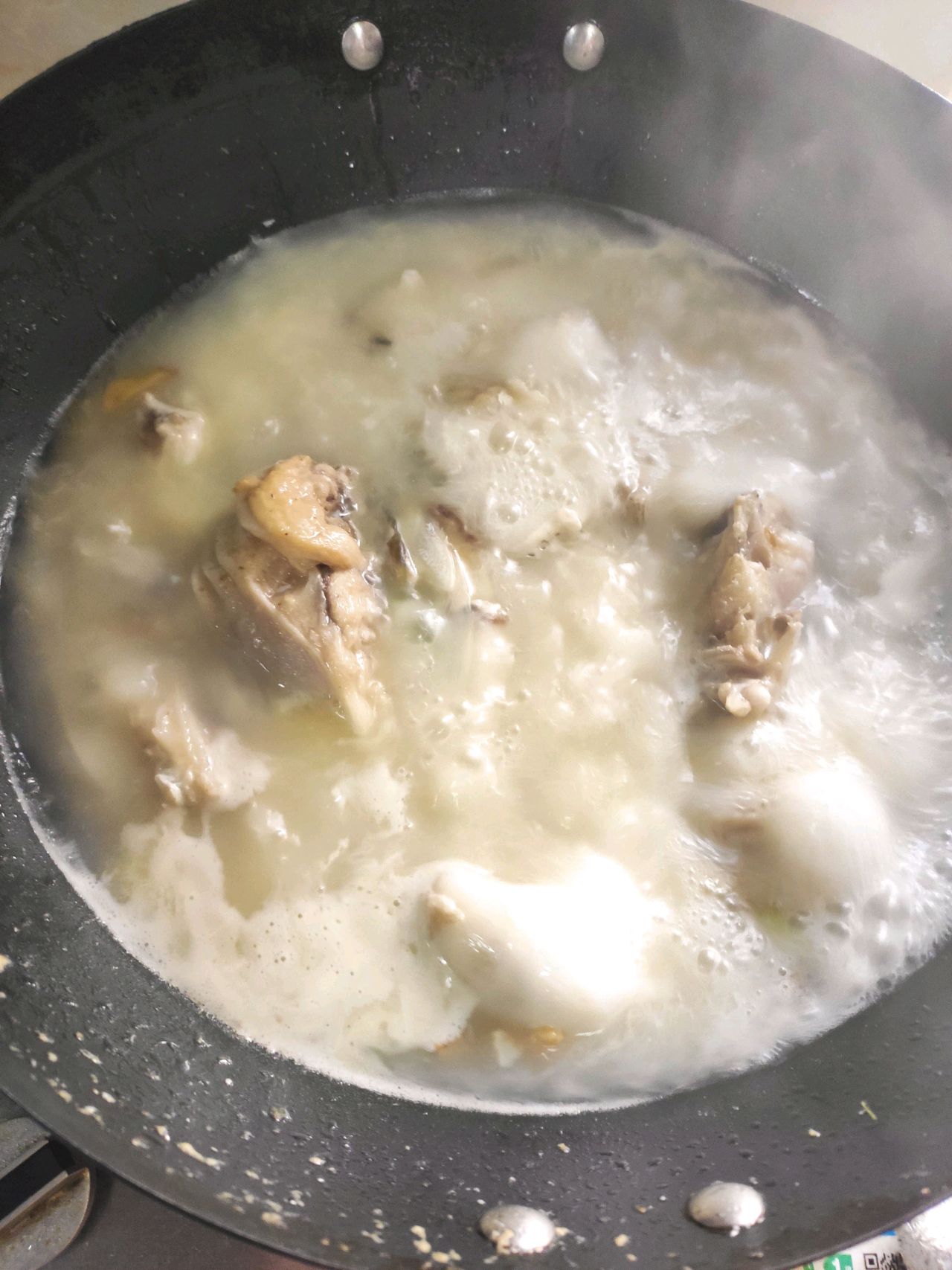 #超奶白的鱼头豆腐汤#
