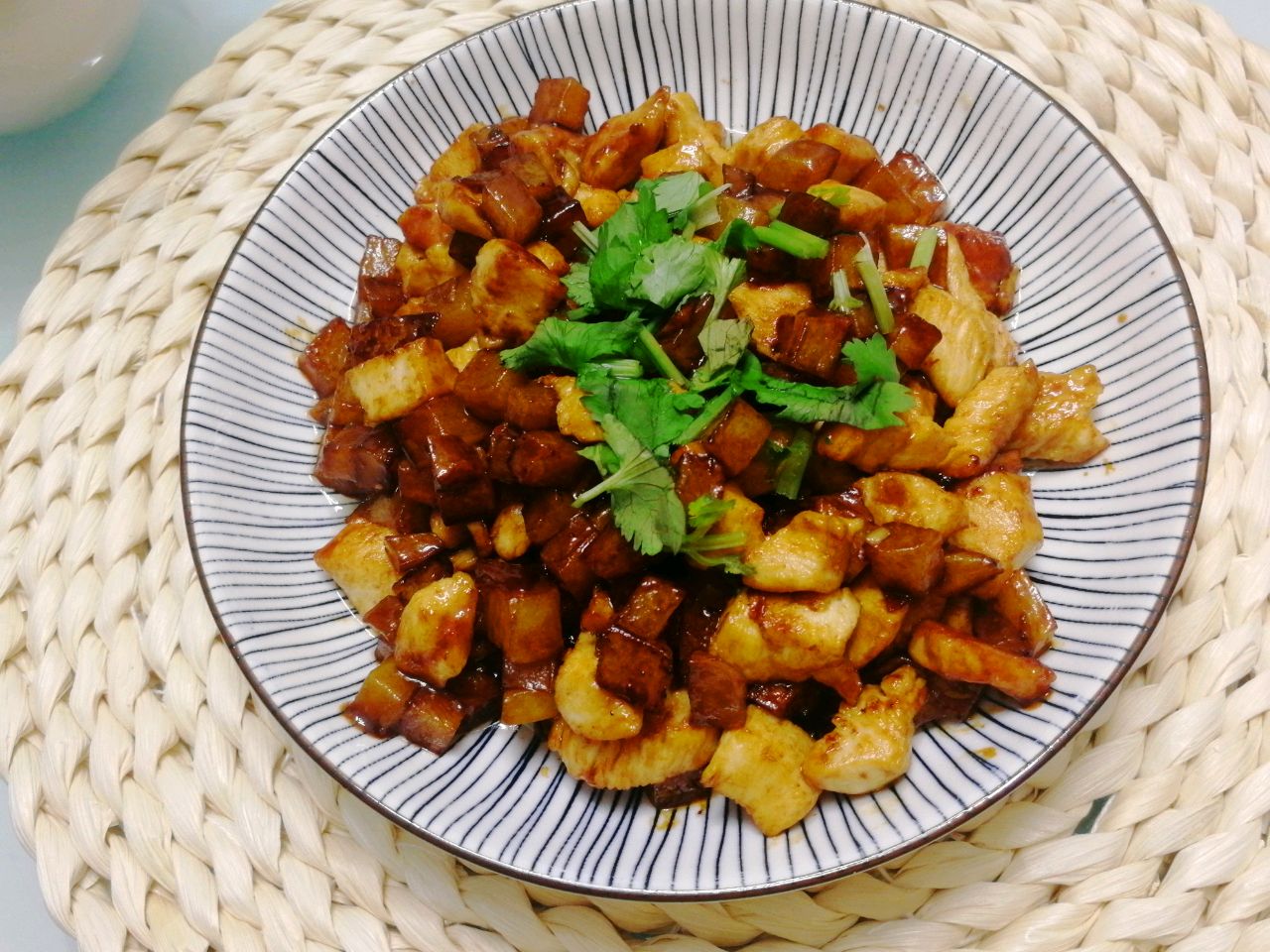 超下饭的煎土豆炒鸡丁