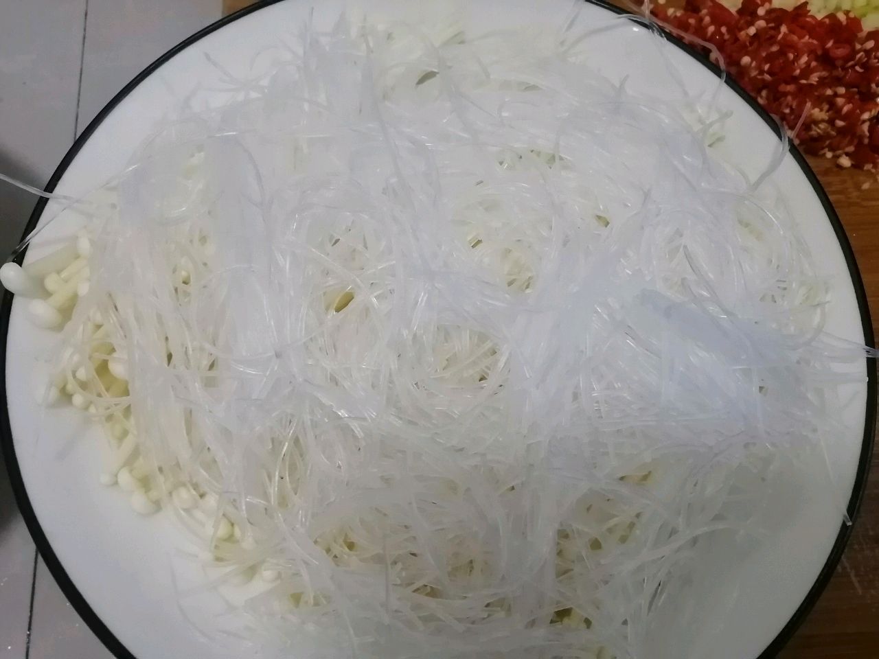 超下饭的蒜蓉粉丝金针菇