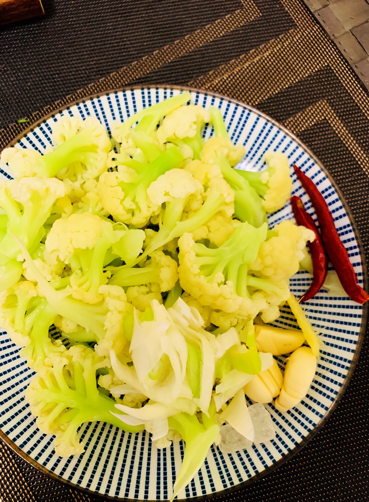 超下饭～干煸鲮鱼有机花菜