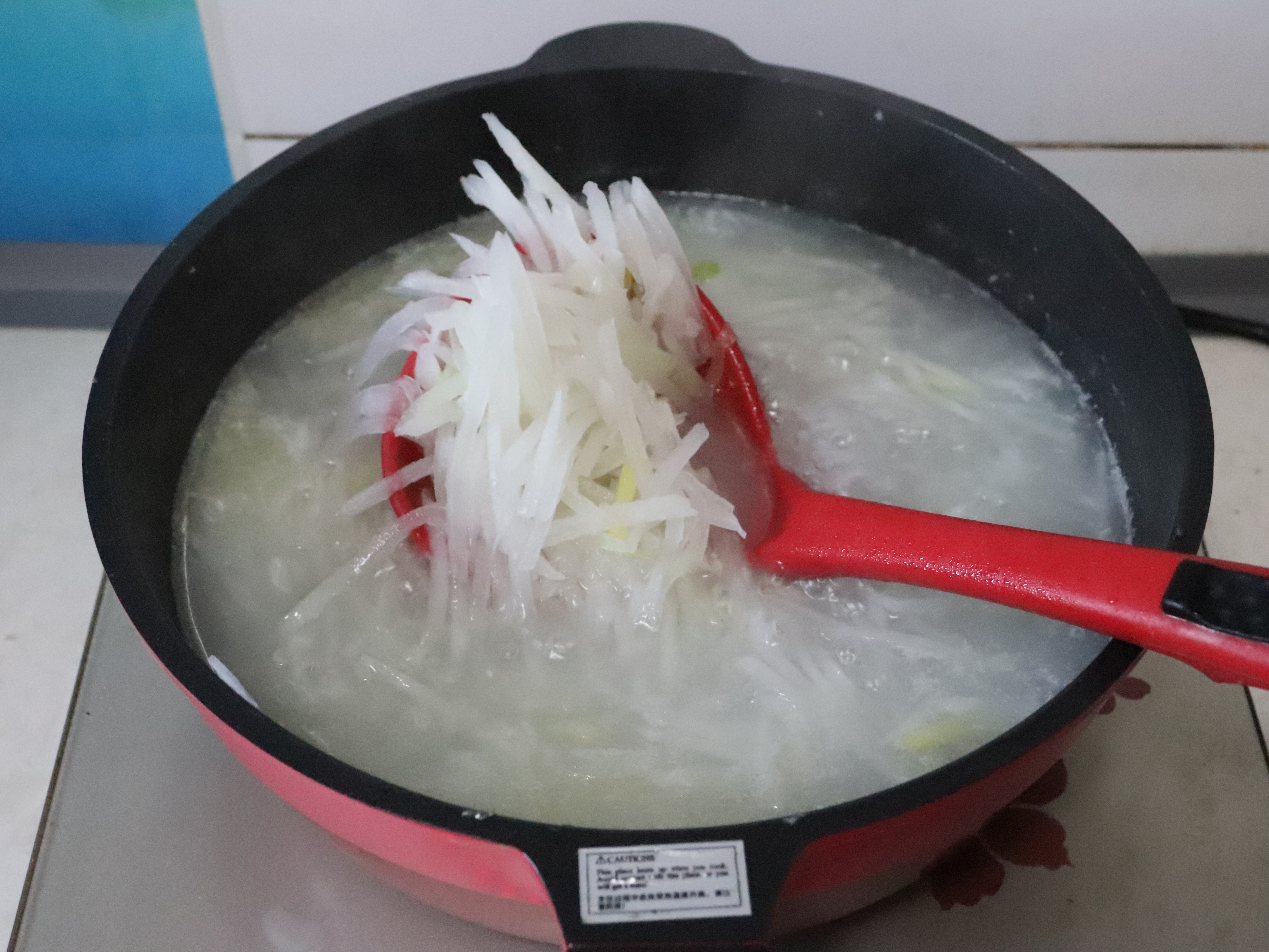 超鲜美好喝的白萝卜丝肥牛汤