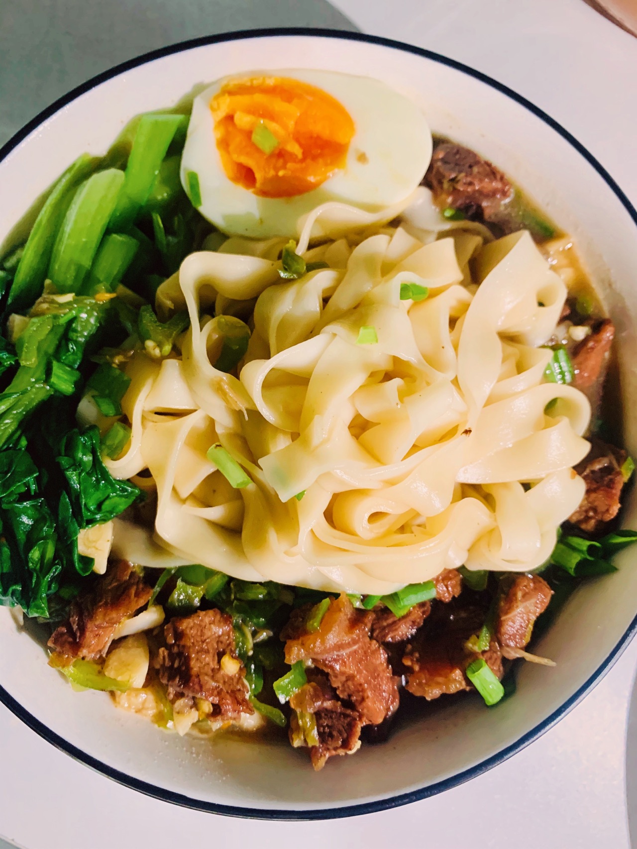 超有卖相的红烧牛肉面