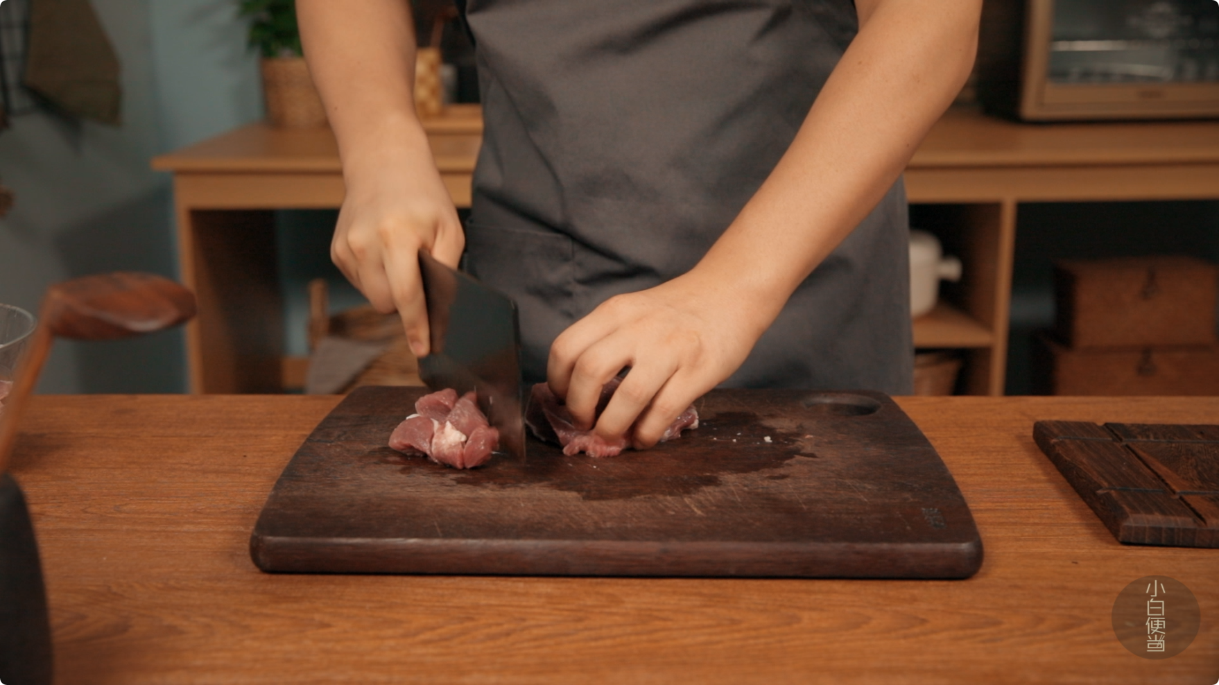 吃一口就能上瘾的红焖羊肉，暖身又暖胃，超级下饭