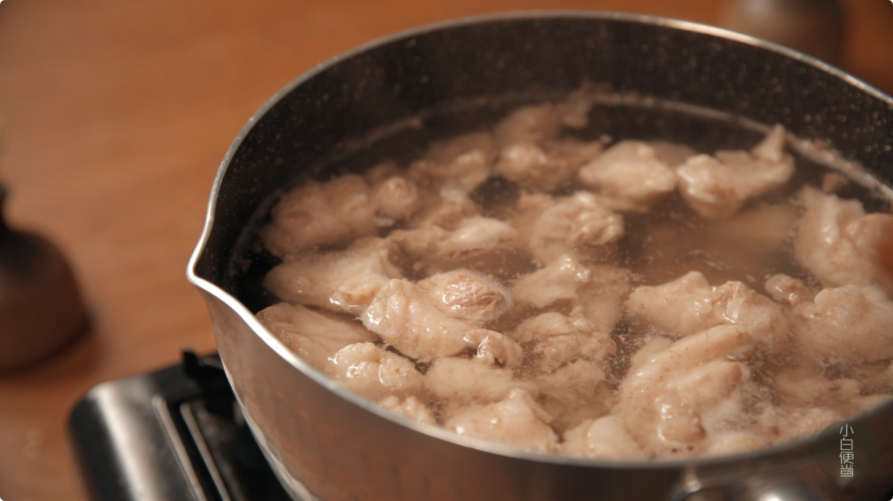 吃一口就能上瘾的红焖羊肉，暖身又暖胃，超级下饭