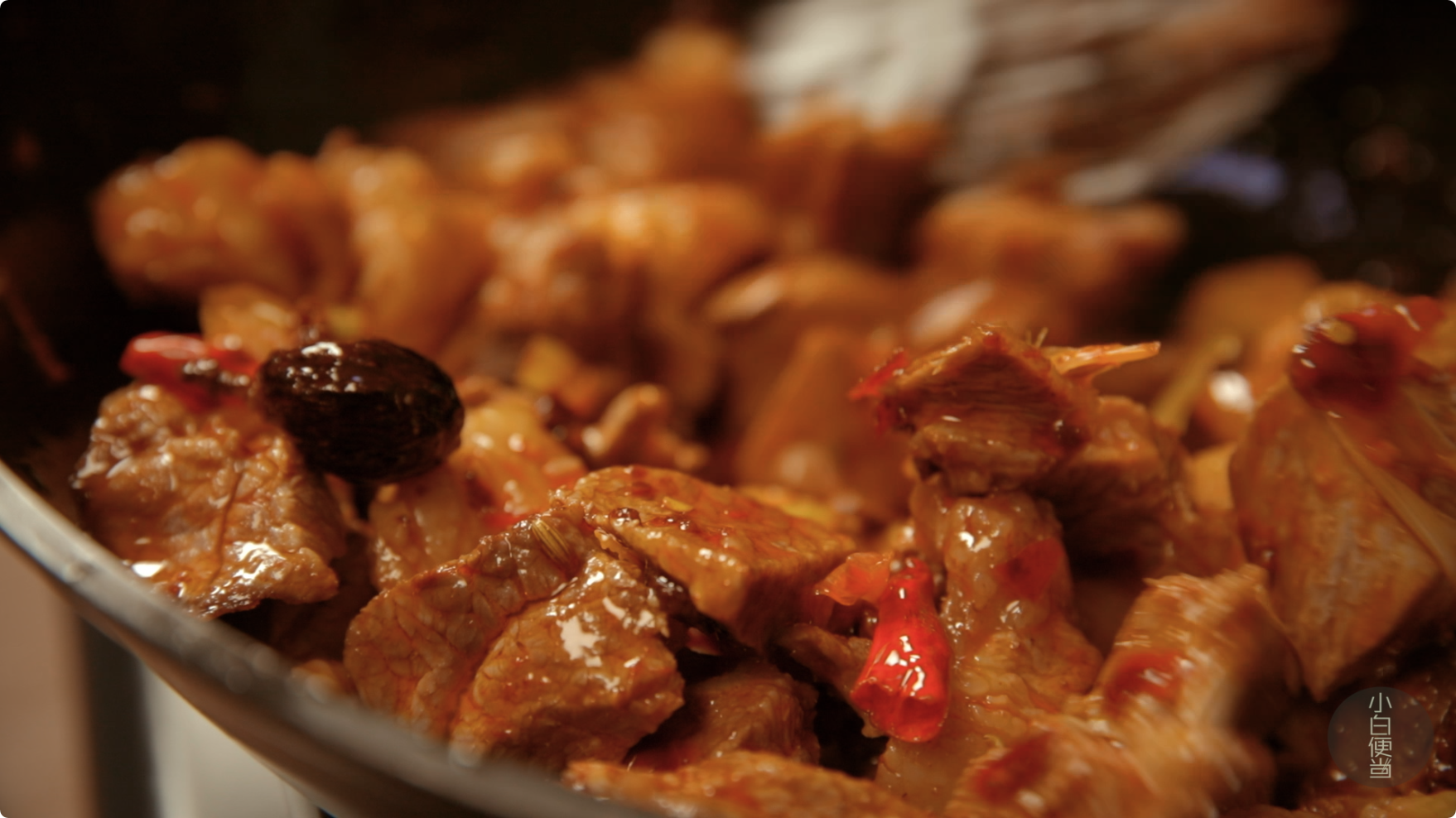 吃一口就能上瘾的红焖羊肉，暖身又暖胃，超级下饭