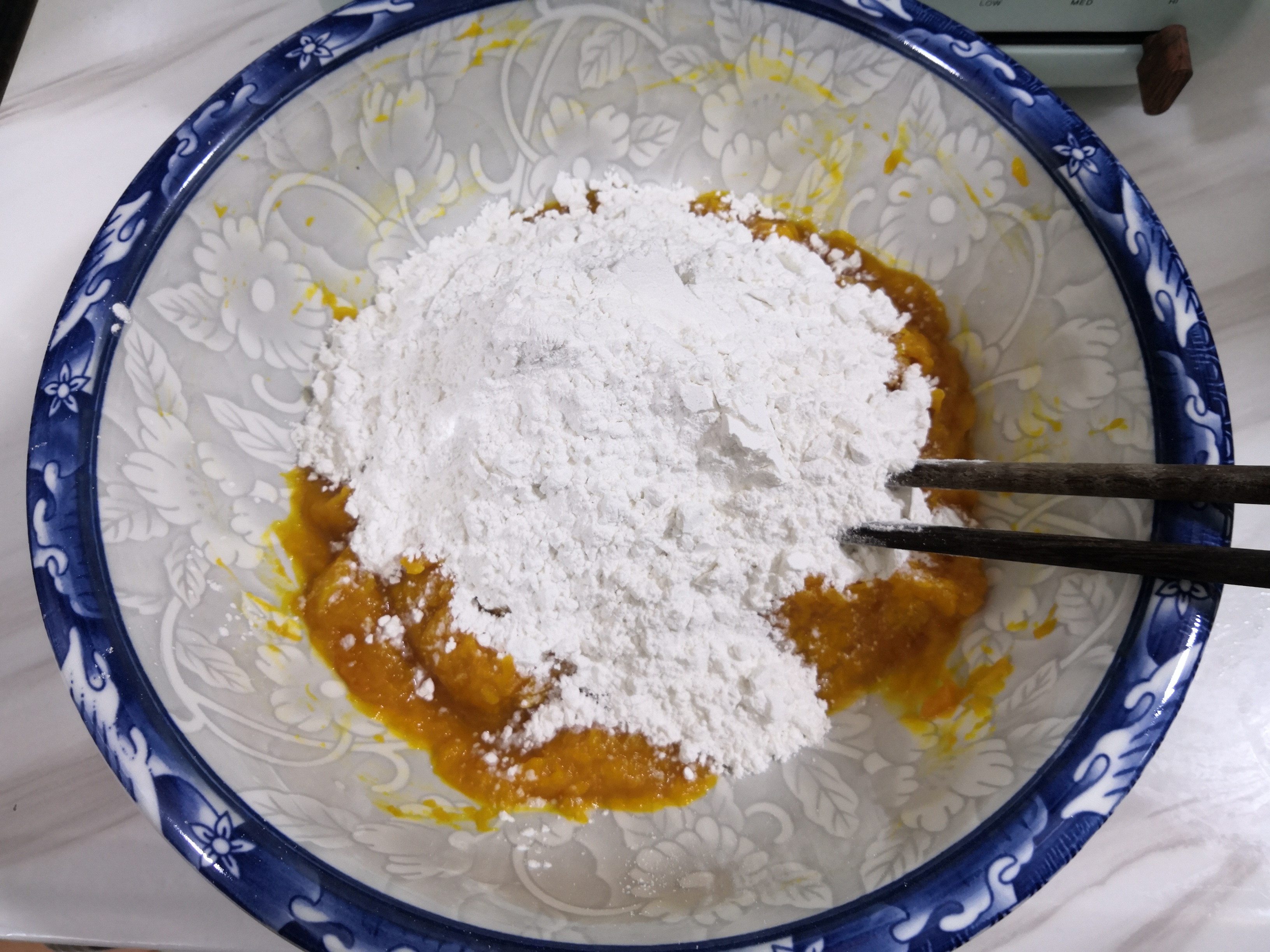 吃不烦的~南瓜香蕉馅糯米饼