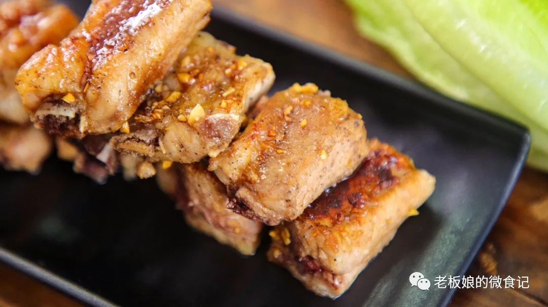 吃它得靠抢,上桌秒光盘的烤排骨!光波炉/烤箱都能做~