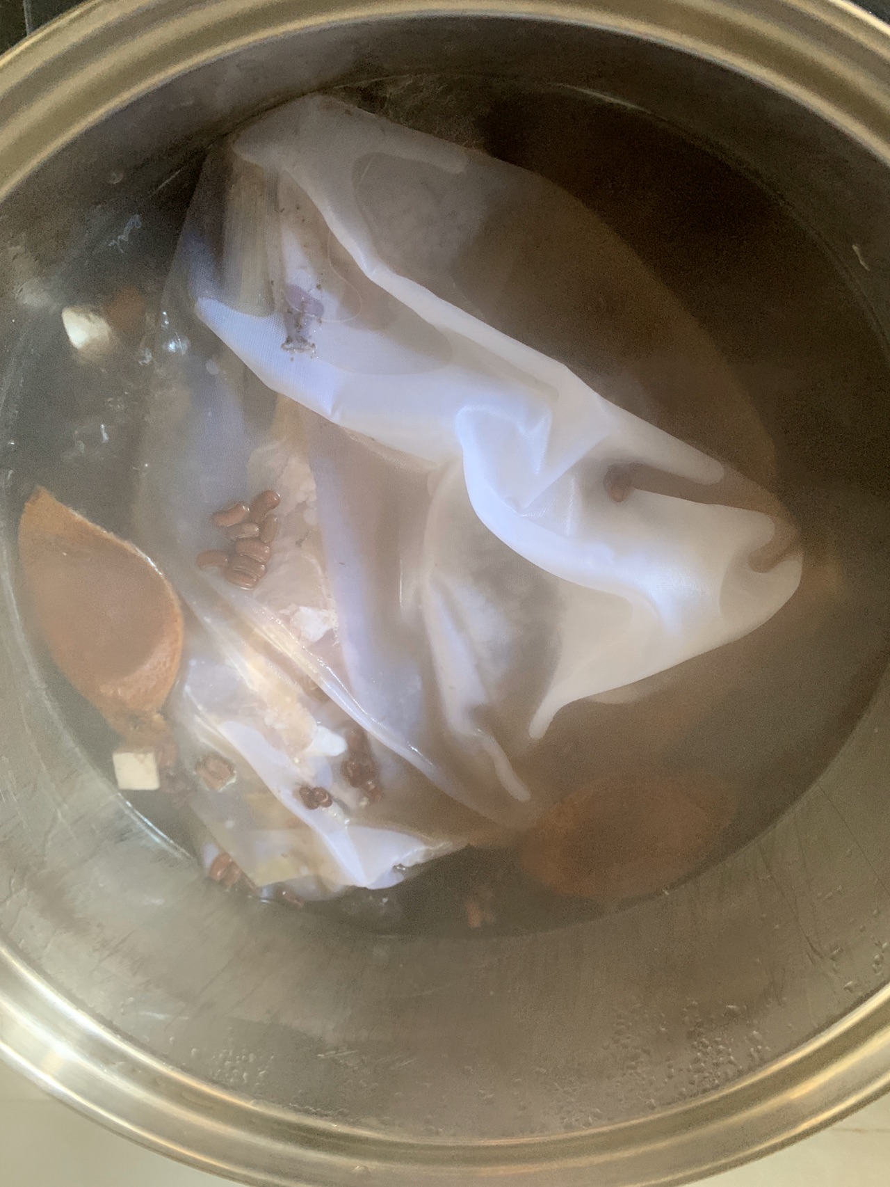 赤小豆粉葛煲鲮鱼