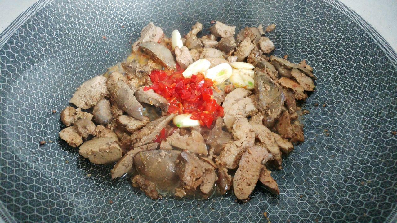豉油剁椒辣鸡肝