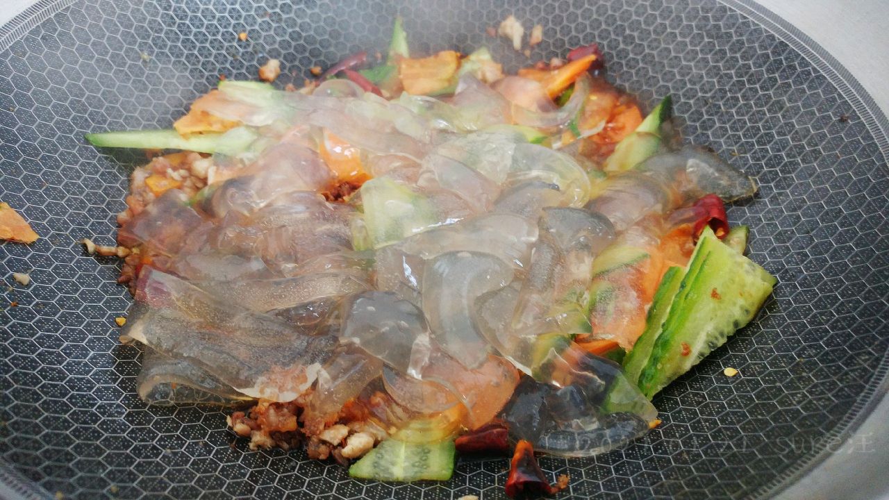豉油辣肉炒拉皮
