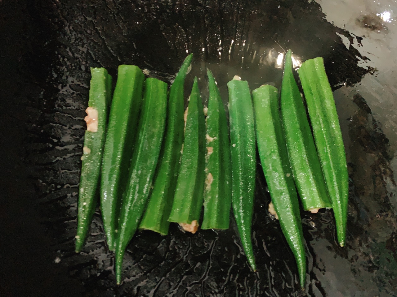 赤汁秋葵酿肉，每口都是鲜
