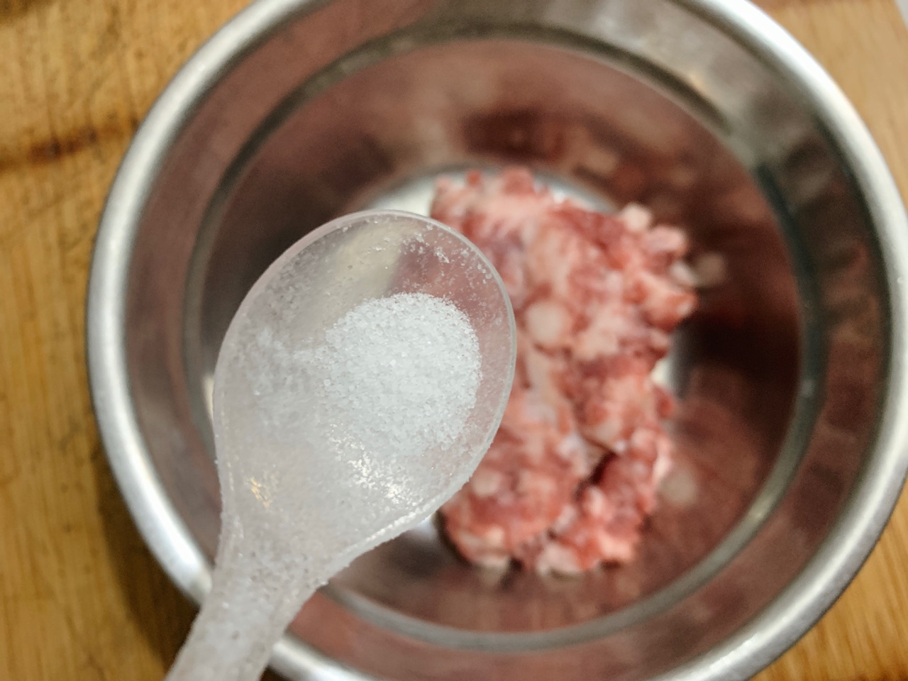 赤汁秋葵酿肉，每口都是鲜