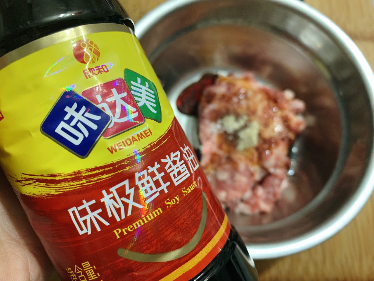 赤汁秋葵酿肉，每口都是鲜
