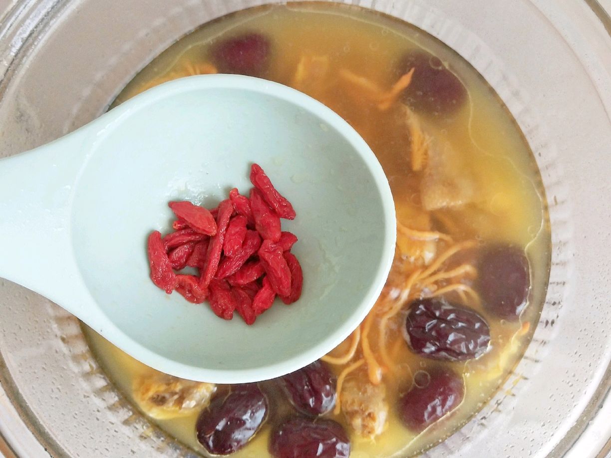 虫草花炖鸡汤