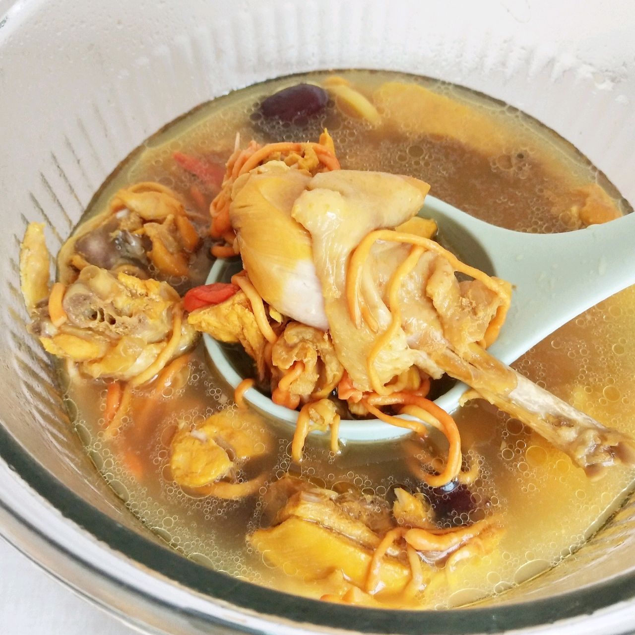 虫草花炖鸡汤
