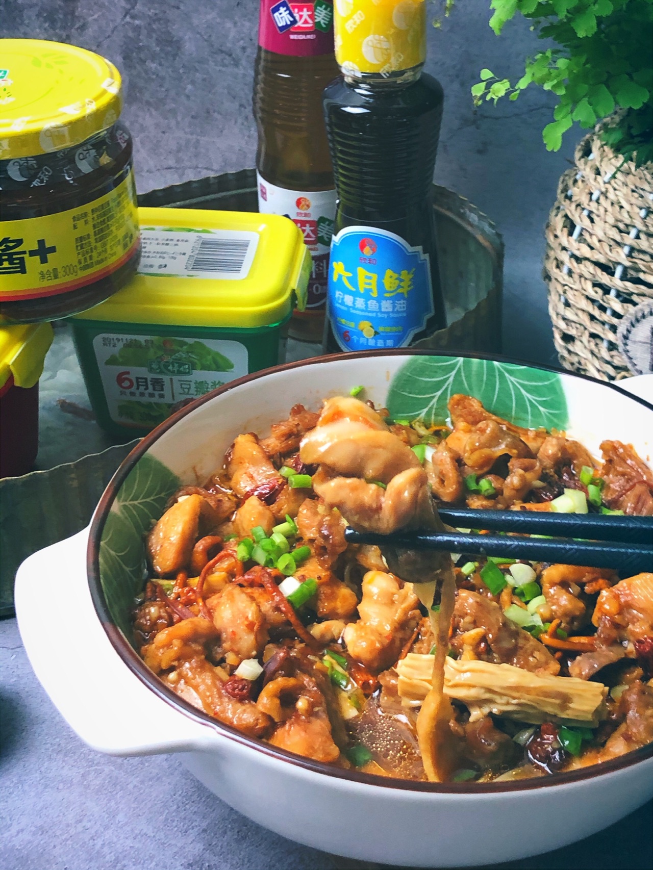 虫草花腐竹蒸鸡腿肉