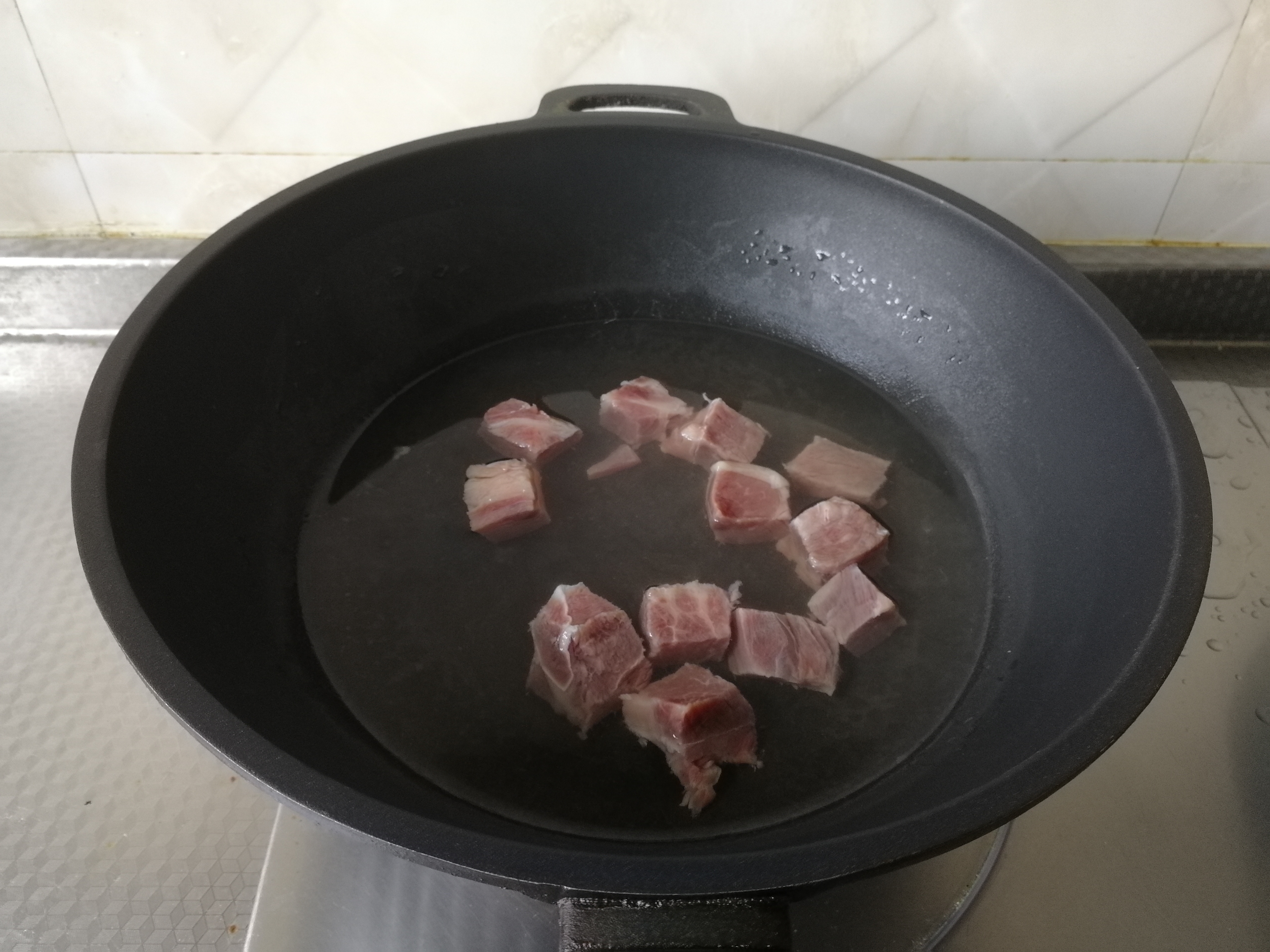 虫草花鸽子蛋牛肉汤