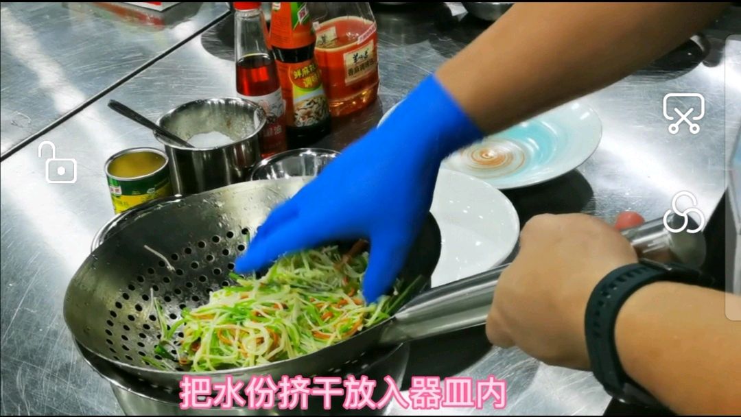 虫草花荷兰豆拌金针