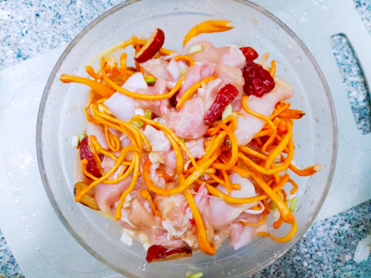 虫草花蒸鸡腿