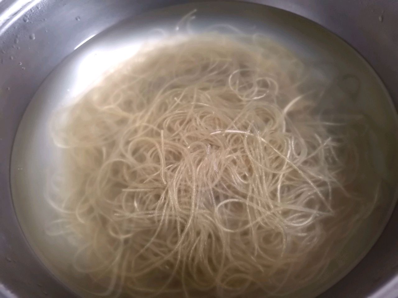 充满肉香的焦炸丸子