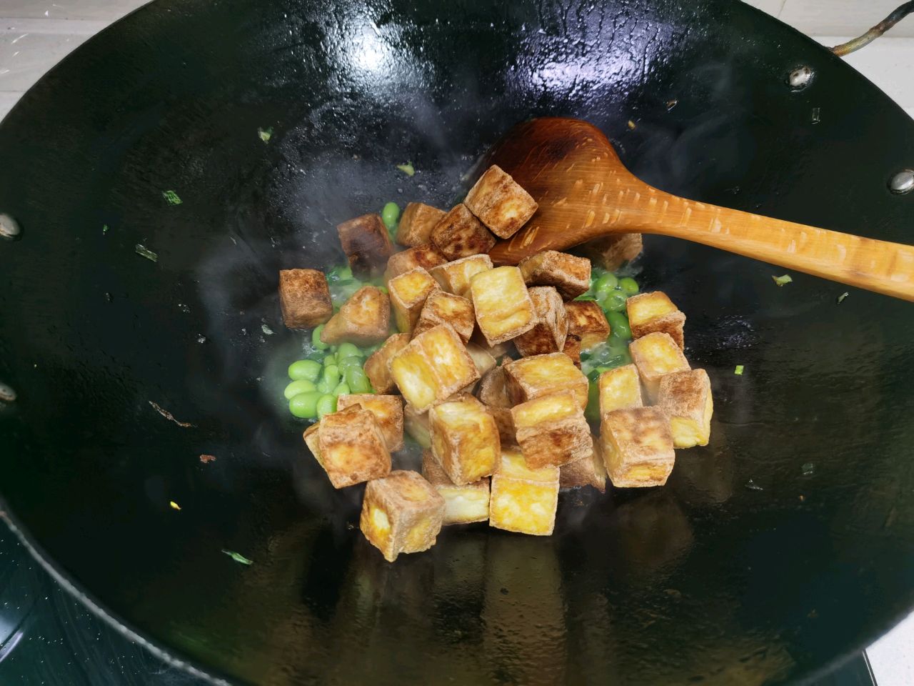 臭豆腐烧毛豆