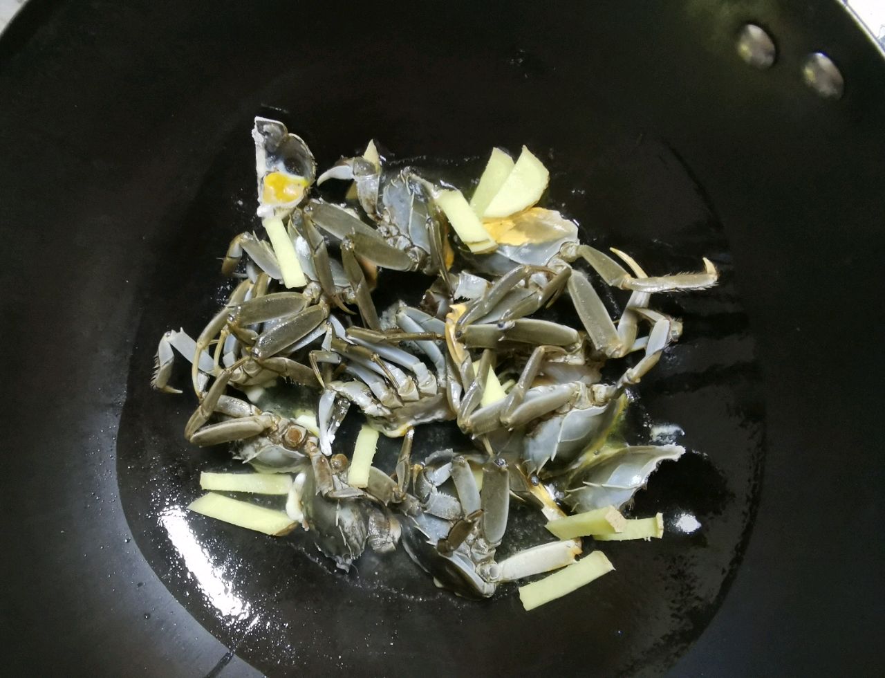 初冬的浓油赤酱-毛蟹炒年糕