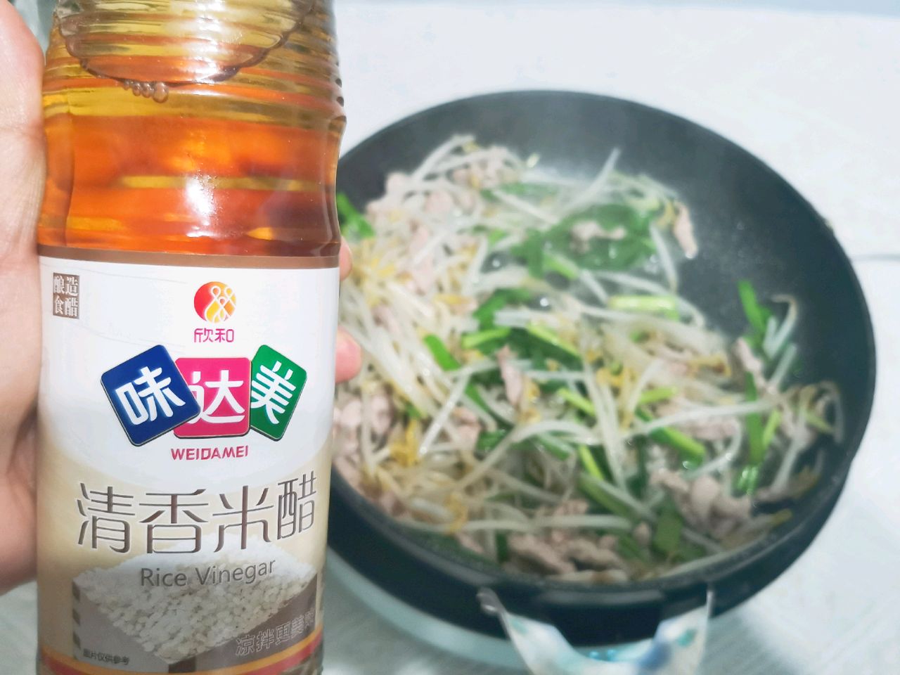 春饼里的必备菜——炒豆芽