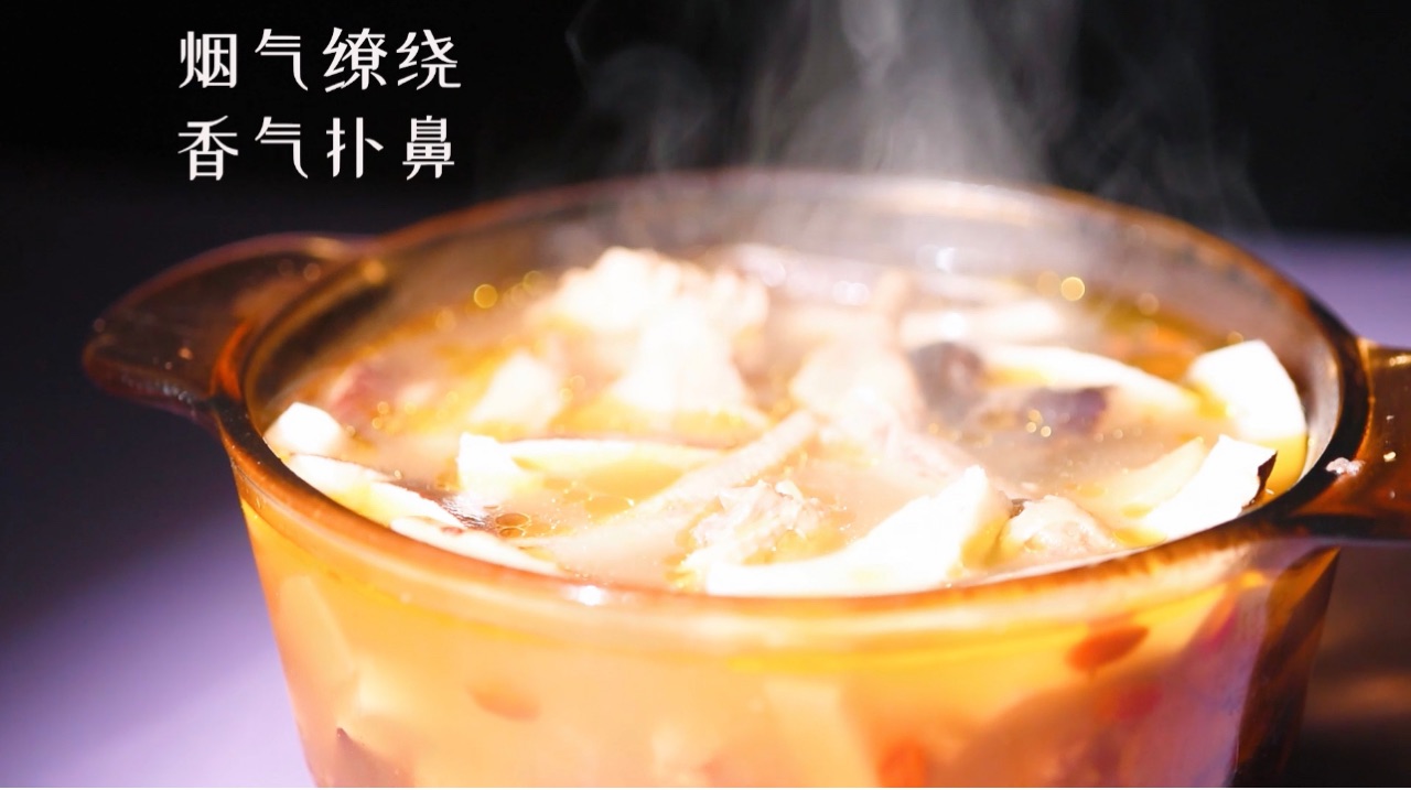 春节冬日养生的椰鸡汤