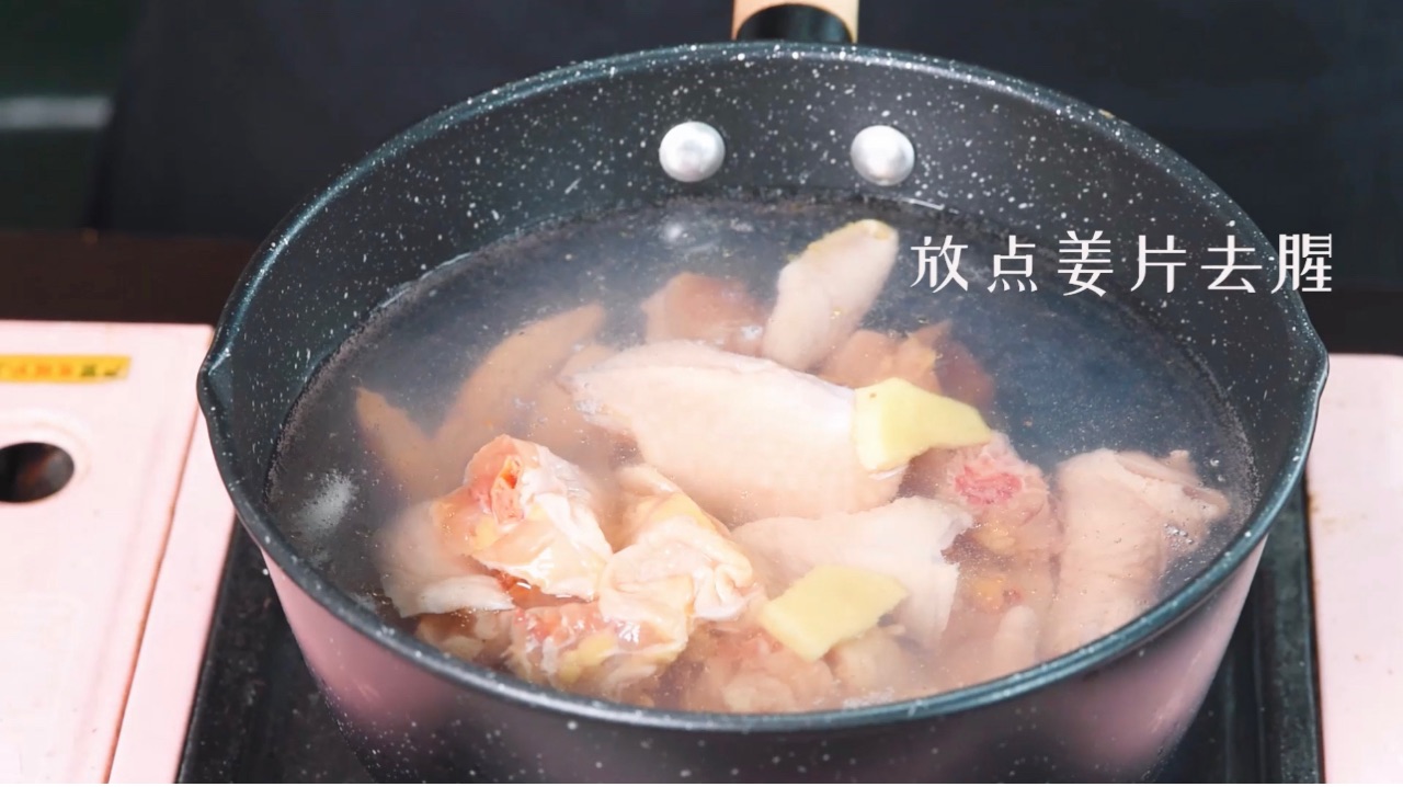 春节冬日养生的椰鸡汤