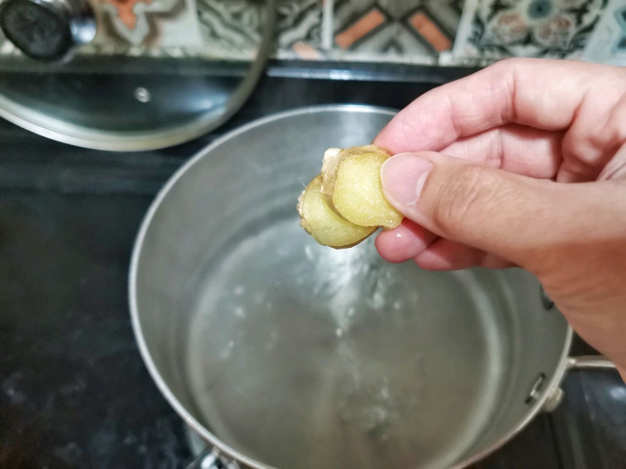 春节家宴必不可少的白灼大虾
