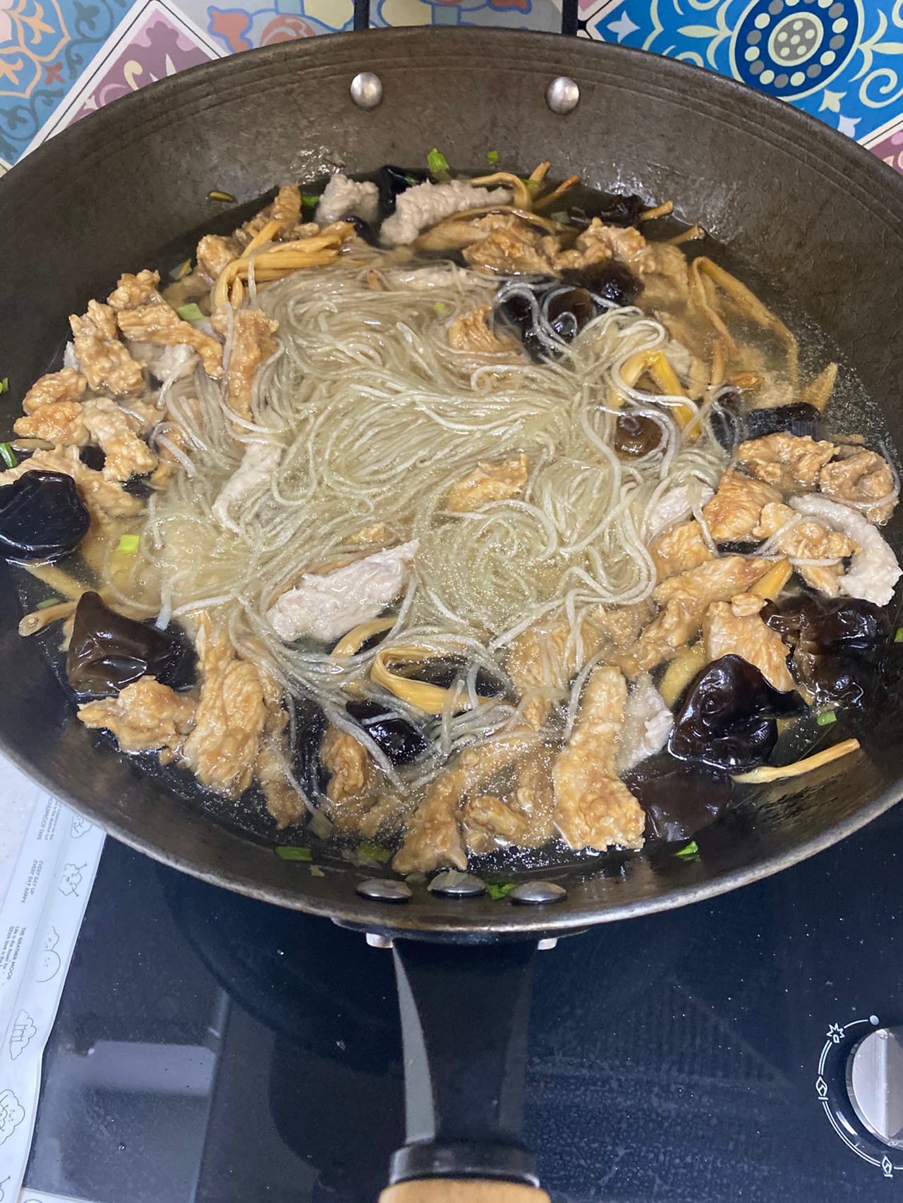 纯肉肉的胡辣汤