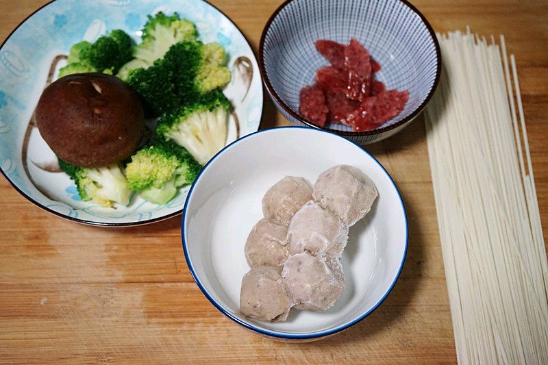 醇香可口的牛肉丸沙茶汤面