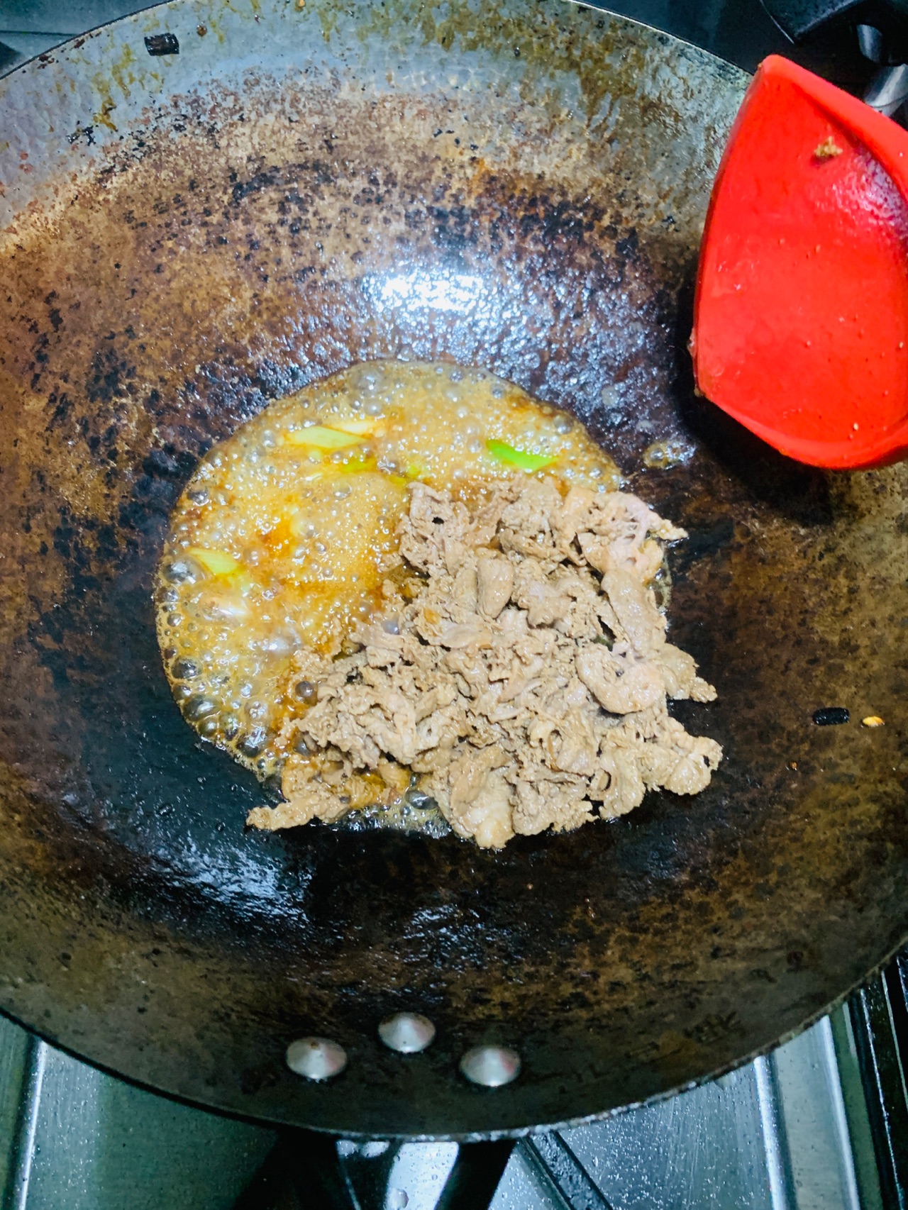 葱爆羊肉盖面