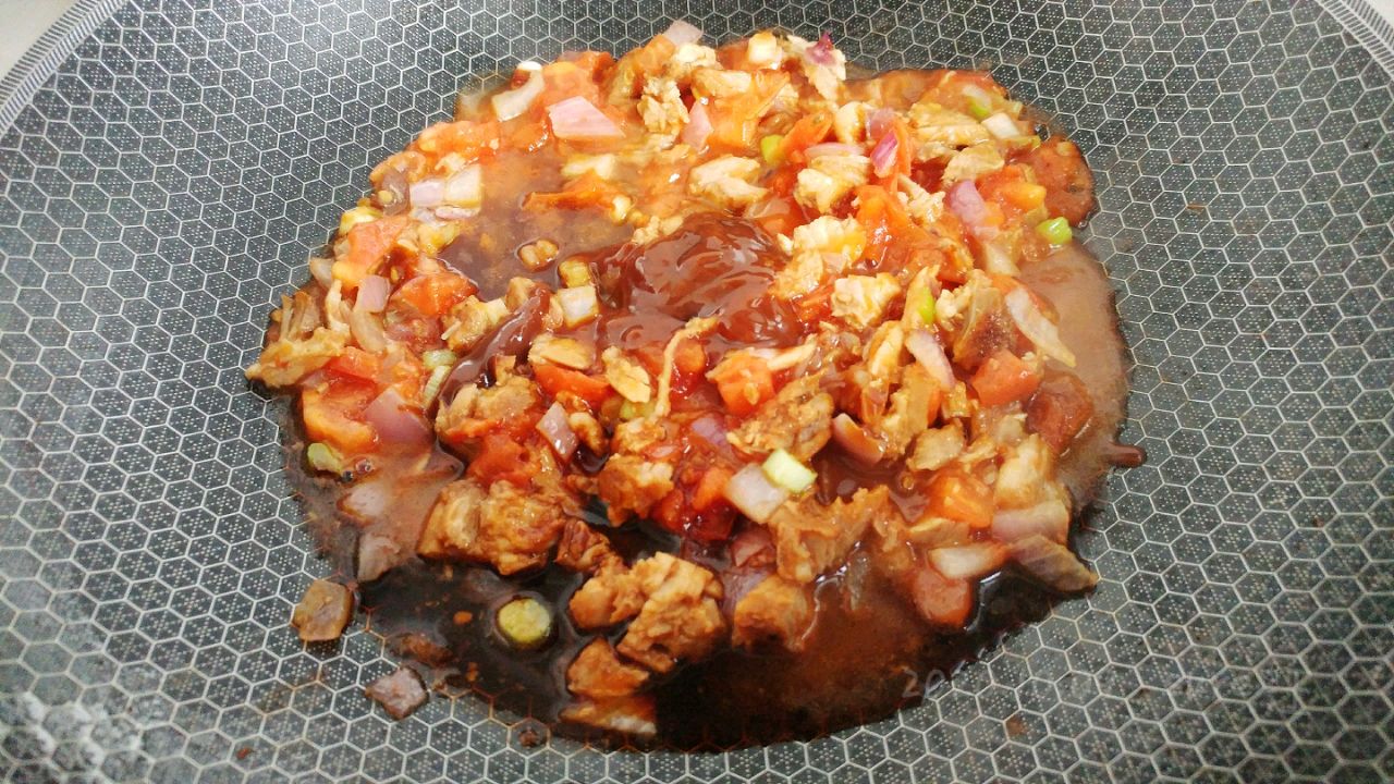 葱葱茄酱热拌面